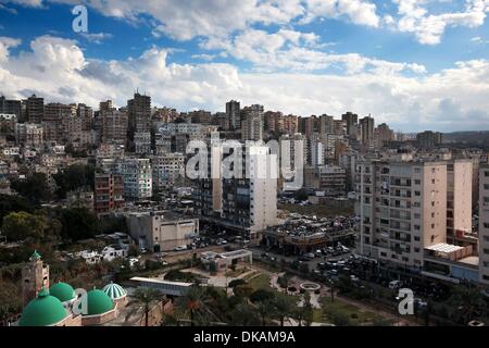 Tripoli est la deuxième plus grande ville et le deuxième plus grand port du Liban, ainsi que la capitale des provinces du nord du Liban. Tripoli, 85 km au nord de Beyrouth sur la côte méditerranéenne. La population de la région métropolitaine est d'environ 500 000 Banque D'Images