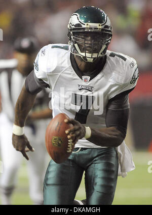 19 septembre 2011 - Atlanta, Géorgie, États-Unis - Philadelphia Eagles quarterback MICHAEL VICK (# 7) est à la recherche d'un receveur contre l'Atlanta Falcons au Georgia Dome. Les Falcons défait les Eagles 35-31. (Crédit Image : © Erik Lesser/ZUMAPRESS.com) Banque D'Images