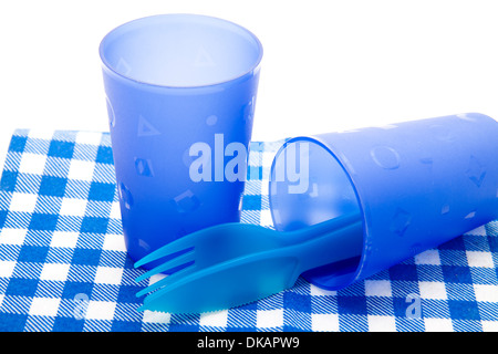 Tasses de boisson bleu avec couverts Banque D'Images