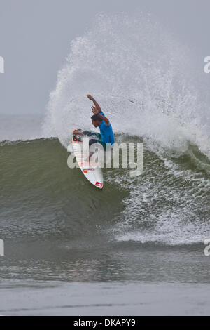 21 septembre 2011 - San Clemente, Californie, États-Unis d'Amérique - 21 septembre, 2011 : Jeremy Flores fait concurrence à l'ASP Hurley Pro Trestles inférieure à à San Clemente, en Californie. (Crédit Image : © Josh Chapelle/ZUMAPRESS.com) Southcreek/mondial Banque D'Images