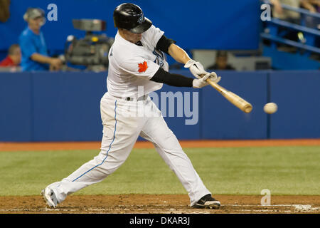 21 septembre 2011 - Toronto, Ontario, Canada - Toronto Blue Jays shortstop Mike McCoy (18) en action contre les Angels de Los Angeles. Le Los Angeles Angels a défait les Blue Jays de Toronto 7 - 2 au Rogers Centre, Toronto (Ontario). (Crédit Image : © Keith Hamilton/ZUMAPRESS.com) Southcreek/mondial Banque D'Images