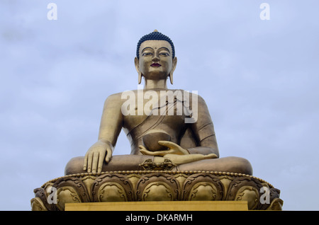 Statue de Bouddha géant Dordenma. Statue du Bouddha Shakyamouni en construction dans les montagnes. Thimphu. Bhoutan Banque D'Images