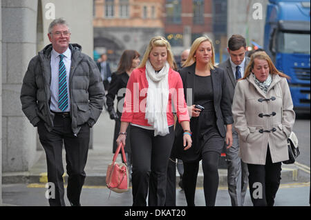 Londres, Royaume-Uni. 4 décembre 2013. Lee Rigby famille arrivent à Old Bailey Londres 04/12/2013 Credit : JOHNNY ARMSTEAD/Alamy Live News