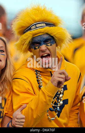 24 septembre 2011 - Morgantown, Virginie-Occidentale, États-Unis - Un ventilateur de la Virginie de l'Ouest dans les stands avant le match contre LSU joué au Stade Milan Puskar Milan de Morgantown, West Virginia. (Crédit Image : © Frank Jansky/global/ZUMAPRESS.com) Southcreek Banque D'Images