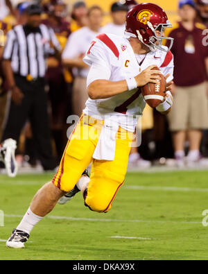 24 septembre 2011 : l'USC Trojans Quarterback Matt Barkley # 7 en action lors d'un match de football entre les NCAA Arizona State Sun Devils de l'université et de l'USC Trojans au Sun Devil Stadium de Tempe, Arizona, remporté par les Sun Devils, 43-22.(Image Crédit : © Max Simbron/Cal/ZUMAPRESS.com) Media Sport Banque D'Images