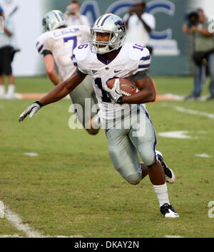 24 septembre 2011 - Miami, Floride, États-Unis - Kansas State wide receiver Tyler Lockett (16) s'exécute avec la balle pendant le jeu entre l'État du Kansas et au Sun Life Stadium de Miami, Miami, Floride. Le Kansas a battu Miami 28 - 24 (Crédit Image : © Luis Blanco/ZUMApress.com) Southcreek/mondial Banque D'Images