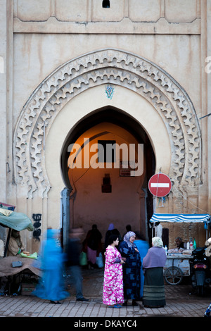 La Porte Bab Al Mahrouk, Fès, Maroc Banque D'Images