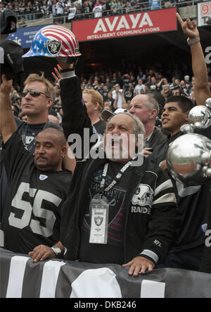 25 septembre 2011 - Oakland, CA, USA - Oakland Raiders vs New York Jets à O.co Coliseum Dimanche 25 Septembre, 2011. Trou noir rend hommage à l'Amérique..Raiders Jets battre 34-24 (crédit Image : © Al/ZUMAPRESS.com) Golub Banque D'Images