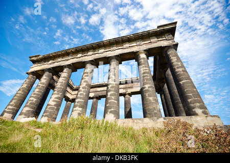 Vue générale de Penshaw Monument Hill près de Sunderland, s folly construit dans un style architectural Dorique Banque D'Images