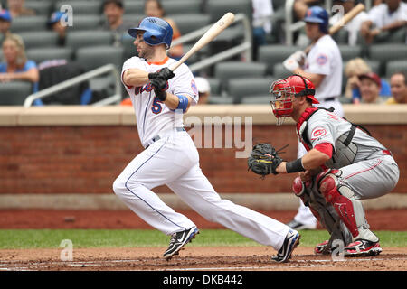 28 septembre 2011 - Flushing, New York, États-Unis - New York Mets de troisième but David Wright (5) motifs de la première manche contre les Reds de Cincinnati au Citi Field, rinçage, dans l'état de crédit (Image : © Debby Wong/ZUMAPRESS.com) Southcreek/mondial Banque D'Images