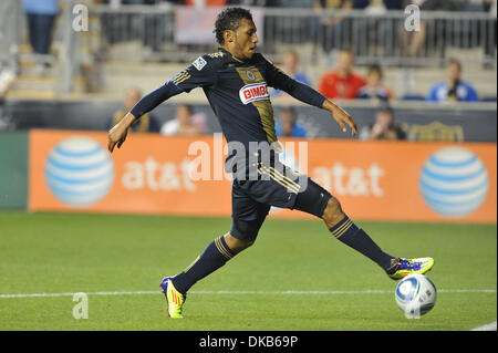 Le 29 septembre, 2011 - Chester, Pennsylvanie, États-Unis - Union de Philadelphie defender Carlos Valdes (5) au cours de l'action de jeu. Dans un match joué à PPL Park à Chester, Pennsylvanie Philadelphie Union et le D.C. United sont liées à la moitié à 2-2 (Image Crédit : © Mike Southcreek/ZUMAPRESS.com)/human life by Sylvester Graham Banque D'Images