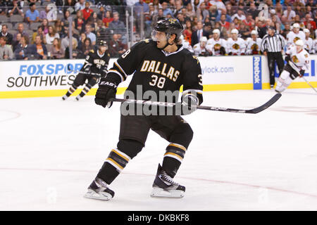 7 octobre 2011 - Dallas, Texas, US - Dallas Stars Avant Vernon Fiddler (38) au cours de l'action entre les Stars de Dallas et les Blackhawks de Chicago. Après une période, Chicago et Dallas sont à égalité 0-0. (Crédit Image : © Andrew Dieb/ZUMAPRESS.com)/Southcreek Banque D'Images