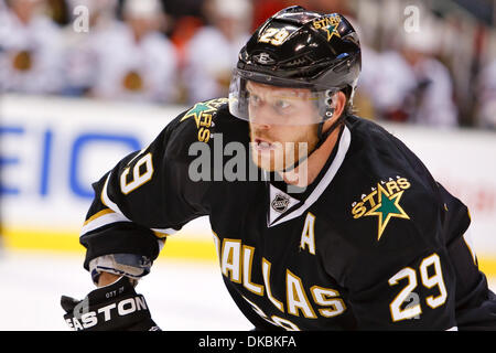 7 octobre 2011 - Dallas, Texas, US - Dallas Stars Avant Steve Ott (29) au cours de l'action entre les Stars de Dallas et les Blackhawks de Chicago. Après une période, Chicago et Dallas sont à égalité 0-0. (Crédit Image : © Andrew Dieb/ZUMAPRESS.com)/Southcreek Banque D'Images