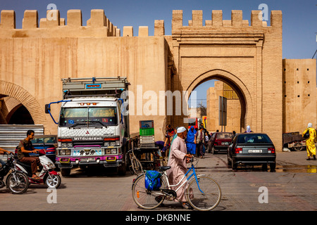 Porte d'entrée de la médina (vieille ville), Taroudant, Maroc Banque D'Images