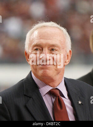 01 octobre 2011 - Arlington, Texas, États-Unis - Dallas Cowboys propriétaire JERRY JONES est vu à Arlington. (Crédit Image : © Mike Fuentes/ZUMAPRESS.com) Banque D'Images
