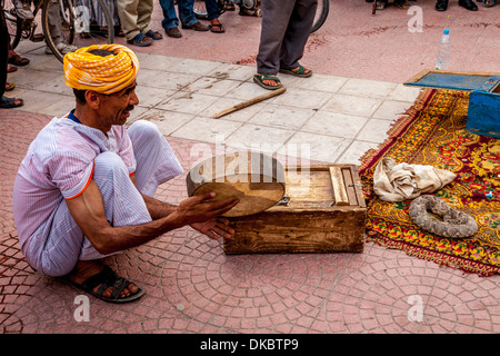 Place Assarag Charmeur de serpent, Place, Taroudant, Maroc Banque D'Images