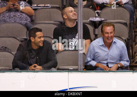 10 octobre 2011 - Dallas, Texas, US - l'Acteur Jesse Metcalfe jouit d'action entre les Stars de Dallas et Phoenix Coyotes. Dallas bat Phoenix dans une fusillade 2-1 à l'American Airlines Center. (Crédit Image : © Andrew Dieb/ZUMAPRESS.com)/Southcreek Banque D'Images