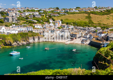 Port Isaac (Porthysek), un petit et pittoresque village de pêcheurs sur la côte atlantique de l'Amérique du Cornwall, Angleterre, Royaume-Uni Banque D'Images