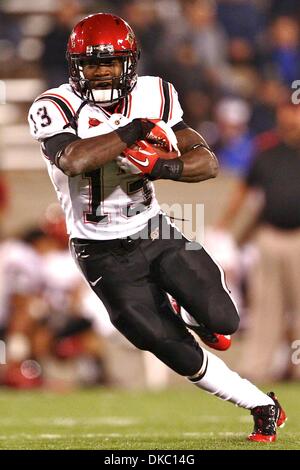 13 octobre 2011 - Colorado Springs, Colorado, États-Unis - San Diego State Aztecs tournant Retour Ronnie Hillman (13) exécute la balle le terrain pendant la seconde moitié contre l'Air Force Falcons. L'Air Force Falcons hébergé San Diego State Aztecs à Falcon Stadium à Colorado Springs, CO (crédit Image : © Isaiah Downing/Southcreek/ZUMApress.com) Banque D'Images