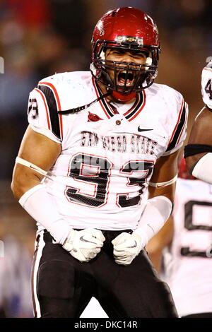 13 octobre 2011 - Colorado Springs, Colorado, États-Unis - San Diego State Aztecs joueur défensif Larry Gibbs (93) réagit après le limogeage du pèlerin quarterback. L'Air Force Falcons hébergé San Diego State Aztecs à Falcon Stadium à Colorado Springs, CO (crédit Image : © Isaiah Downing/Southcreek/ZUMApress.com) Banque D'Images