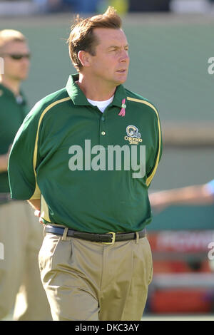 15 octobre 2011 - Fort Collins, Colorado, États-Unis d'Amérique - Colorado State Rams entraîneur Steve Farichild avant un match contre Boise State à Sonny Lubick Field at Hughes Stadium. (Crédit Image : © Michael Furman/Southcreek/ZUMAPRESS.com) Banque D'Images