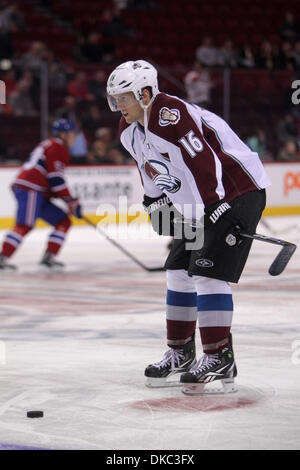 15 octobre 2011 - Montréal, Québec, Canada - Avalanche du Colorado avant Jay McClement (16) pendant l'échauffement avant le match des Canadiens de Montréal contre l'Avalanche du Colorado au Centre Bell. (Crédit Image : © Philippe Champoux/Southcreek/ZUMAPRESS.com) Banque D'Images