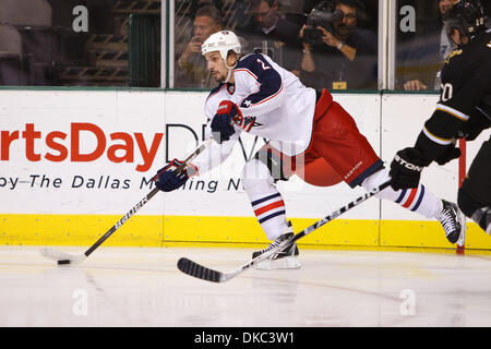 15 octobre 2011 - Dallas, Texas, US - Blue Jackets de Columbus le défenseur Radek Martinek (2) au cours de l'action entre les Stars de Dallas et les Blue Jackets de Columbus. Après la 1re période, Dallas et Columbus sont à égalité 1-1 à l'American Airlines Center. (Crédit Image : © Andrew Dieb/ZUMAPRESS.com)/Southcreek Banque D'Images