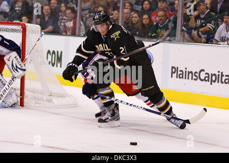 15 octobre 2011 - Dallas, Texas, US - Dallas Stars de l'avant le Loui Eriksson (21) au cours de l'action entre les Stars de Dallas et les Blue Jackets de Columbus. Dallas bat 4-2 Columbus à l'American Airlines Center. (Crédit Image : © Andrew Dieb/ZUMAPRESS.com)/Southcreek Banque D'Images