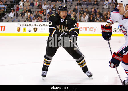 15 octobre 2011 - Dallas, Texas, US - Le Capitaine des Stars de Dallas Brenden Morrow (10) au cours de l'action entre les Stars de Dallas et les Blue Jackets de Columbus. Dallas bat 4-2 Columbus à l'American Airlines Center. (Crédit Image : © Andrew Dieb/ZUMAPRESS.com)/Southcreek Banque D'Images