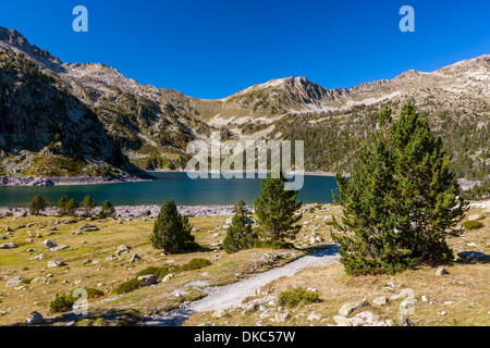 Lac d'Aubert, Reserva Natural de Réserve Naturelle du Néouvielle, Pyrénées, France, Europe. Banque D'Images