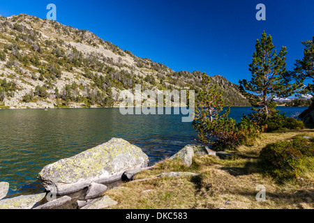 Lac d'aumar, Reserva Natural de Réserve Naturelle du Néouvielle, Pyrénées, France, Europe. Banque D'Images