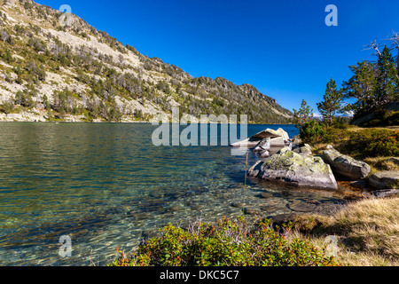 Lac d'aumar, Reserva Natural de Réserve Naturelle du Néouvielle, Pyrénées, France, Europe. Banque D'Images