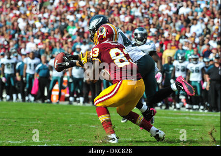 16 octobre 2011 - Landover, Maryland, United States of America - action jeu NFL à FedEx Field, pass destiné aux Redskins de Washington tight end Fred Davis (83) est interceptée, score final ; 13 20 Redskins Eagles (crédit Image : © Roland Pintilie/ZUMAPRESS.com)/Southcreek Banque D'Images