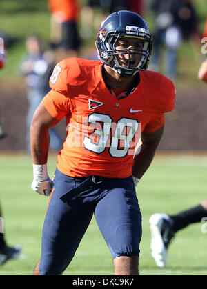 15 octobre 2011 - Charlottesville, Virginie, États-Unis - NCAA Football 2011 - Virginia Cavaliers exécutant retour KHALEK SHEPHERD (38) lors de l'ACC football match contre Georgia Tech à Scott Stadium. Virginie a gagné 24-21. (Crédit Image : © Andrew Shurtleff/ZUMAPRESS.com) Banque D'Images