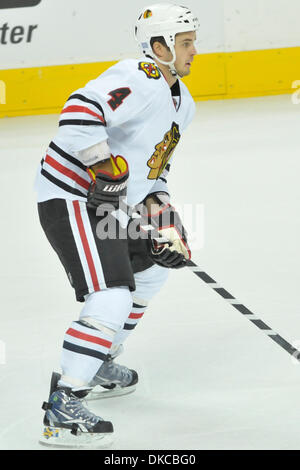 20 octobre 2011 - Denver, Colorado, États-Unis d'Amérique - Blackhawks Niklas Michel Breyer (4) au cours d'un match contre l'Avalanche du Colorado au centre Pepsi. Les Blackhawks de Chicago a battu l'Avalanche du Colorado 3-1. (Crédit Image : © Michael Furman/Southcreek/ZUMAPRESS.com) Banque D'Images