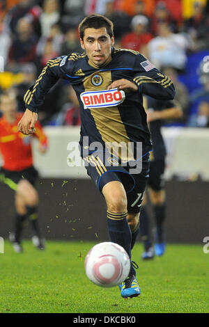 20 octobre 2011 - Harrison, New Jersey, États-Unis - Union de Philadelphie le milieu de terrain Gabriel Farfan (15) de la Major League Soccer l'action au stade Red Bull à Harrison dans le New Jersey New York Philadelphie 1 défaites sur 0 (Crédit Image : © Brooks von Arx/Southcreek/ZUMAPRESS.com) Banque D'Images