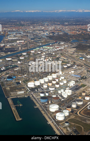 Vue aérienne de la zone portuaire industrielle, Venise, Italie Banque D'Images