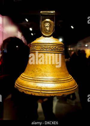 Les navires bell récupérés de l'épave de la Mary Rose, maintenant situé dans le Mary Rose museum à Portsmouth Historic Dockyard Banque D'Images