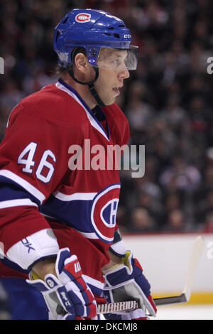 24 octobre 2011 - Montréal, Québec, Canada - Canadiens de Montreal avant Andrei Kostitsyn (46) en première période action pendant le match des Canadiens de Montréal contre les Panthers de la Floride au Centre Bell. Après une période, les deux équipes sont à égalité à 1. (Crédit Image : © Philippe Champoux/Southcreek/ZUMAPRESS.com) Banque D'Images
