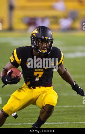 29 octobre 2011 - Tempe, Arizona, États-Unis - WR Kyle Middlebrooks prend une part au large et court pour les premières dans le quatrième trimestre. Remise de l'état de l'Arizona Colorado leur huitième défaite de la saison dans le CIP 12 Showdown de tempe en Arizona. (Crédit Image : © Dean/ZUMAPRESS.com) Henthorn/Southcreek Banque D'Images