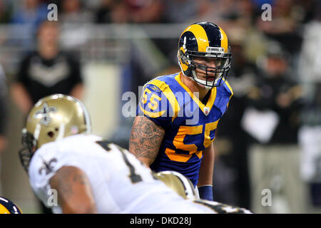 30 octobre, 2011 - Saint Louis, Missouri, États-Unis - St Louis Rams linebacker James Laurinaitis (55) comme on l'a vu au cours de la NFL match entre les New Orleans Saints et les Rams de Saint-Louis à l'Edward Jones Dome à Saint Louis, Missouri. Béliers défait les Saints 31-21. (Crédit Image : © Scott Kane/Southcreek/ZUMAPRESS.com) Banque D'Images