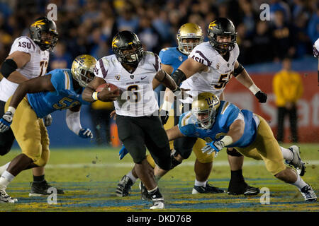 Le 5 novembre 2011 - Pasadena, Californie, États-Unis - Arizona State Sun Devils running back Cameron Marshall # 6 en action au cours de la NCAA Football match entre l'Arizona State Sun Devils et l'UCLA Bruins au Rose Bowl. UCLA a ensuite battu les Sun Devils avec un score final de 29-28. (Crédit Image : © Brandon/ZUMAPRESS.com) Parry/Southcreek Banque D'Images