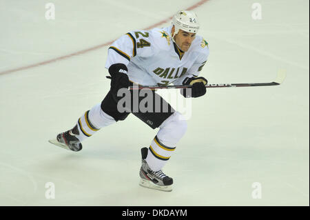 08 novembre 2011 - Washington Dc, District of Columbia, United States of America - LNH Verizon Center, Dallas Stars aile gauche Eric Nystrom (24).Les Capitals de Washington ne parviennent pas à défendre leur parfaite accueil notice perdre 2 -5 pour les Stars de Dallas. (Crédit Image : © Roland Pintilie/ZUMAPRESS.com)/Southcreek Banque D'Images