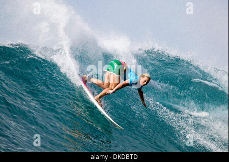 Dec 10, 2006 ; Maui, Hawaii, USA ; SURF : Billabong Girls Pro 2006. 8 décembre 2006- 20. ASP World Tour rookie JESSI MILEY-DYER (Sydney, Australie) a obtenu sa première victoire de la tournée mondiale en gagnant le Billabong Pro Maui, à Honolua Bay, aujourd'hui lorsqu'elle a défait Keala Kennelly (Haw) en finale. Dyer nous vaut 10 000 $ et a terminé l'année à la quatrième place sur l'ASP RWTUV, prendra part Banque D'Images