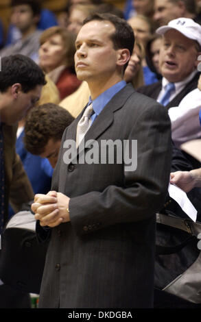 Jan 19, 2007 - Durham, NC, USA - NCAA College Basketball Duc Bluedevils entraîneur assistant, Chris Collins, comme le Duc Bluedevils battre le démon de Wake Forest diacres avec un score final de 40-62 comme ils ont joué Cameron Indoor Stadium situé sur le campus de l'Université Duke. Banque D'Images