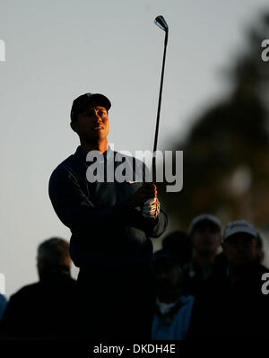 Jan 24, 2007 - San Diego, CA, USA - Buick Invitational, Torrey Pines golf (nord et sud), pro-am du mercredi. TIGER WOODS tees off tôt le matin du troisième trou, parcours sud. Banque D'Images