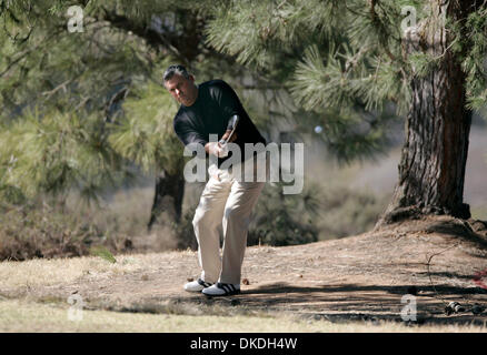 Jan 24, 2007 - San Diego, CA, USA - Buick Invitational, Torrey Pines golf (nord et sud), pro-am du mercredi. KEVIN TOWERS Padres (GM) crochets dans trouble sur 11 nord, poinçons. Banque D'Images