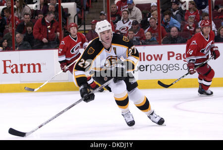 Feb 03, 2007 - Raleigh, NC, USA - NHL Hockey : Bruins de Boston (27) Glen Murray que les Bruins de Boston a battu les Hurricanes de la Caroline 4-3 en prolongation qu'ils ont joué le RBC Center situé à Raleigh. Banque D'Images