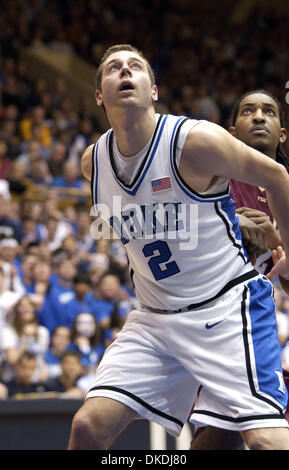 Feb 05, 2007 - Durham, NC, USA - NCAA College Basketball Duc Bluedevils (2) Josh McROBERTS comme la Florida State Seminoles battre le Duc Bluedevils avec un score final de 68-67 comme ils ont joué à Cameron Indoor Stadium situé sur le campus de l'Université Duke. Banque D'Images