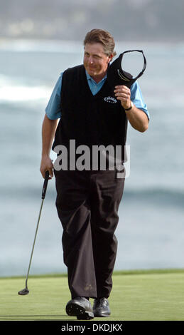 11 févr. 2007 - Pebble Beach, CA, USA - PHIL MICKELSON reconnaît les applaudissements de la galerie après avoir remporté l'AT&T Pebble Beach National Pro-Am, Dimanche 11 Février, 2007, à Pebble Beach, Californie (crédit Image : © Bob Pepping/Contra Costa Times/ZUMA Press) RESTRICTIONS : USA DROITS tabloïds OUT ! Banque D'Images